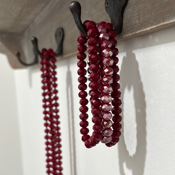 Elegant Red Beaded Necklace and Bracelet Set - Picture 2 of 3